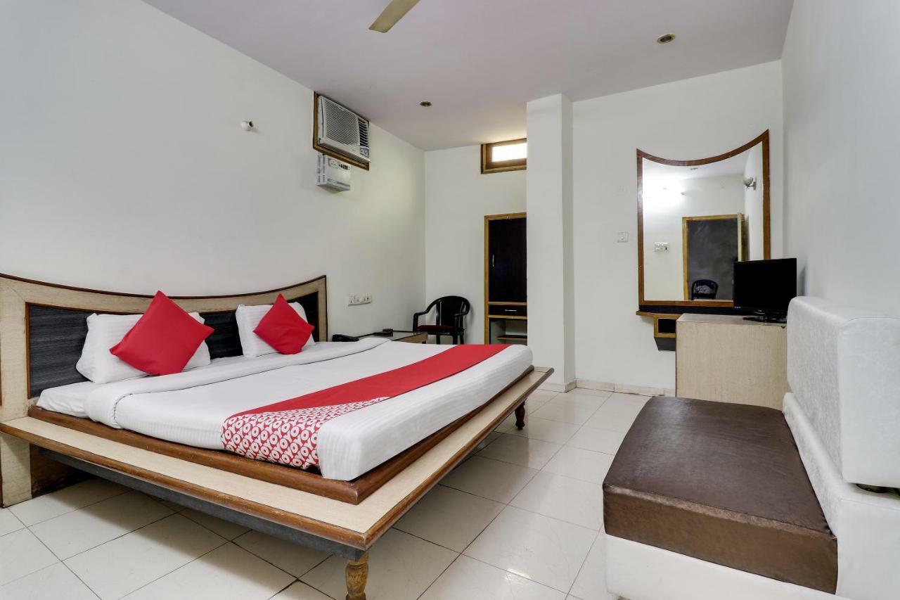 Oyo 45398 Kunal Hotel Etāwah Exterior foto